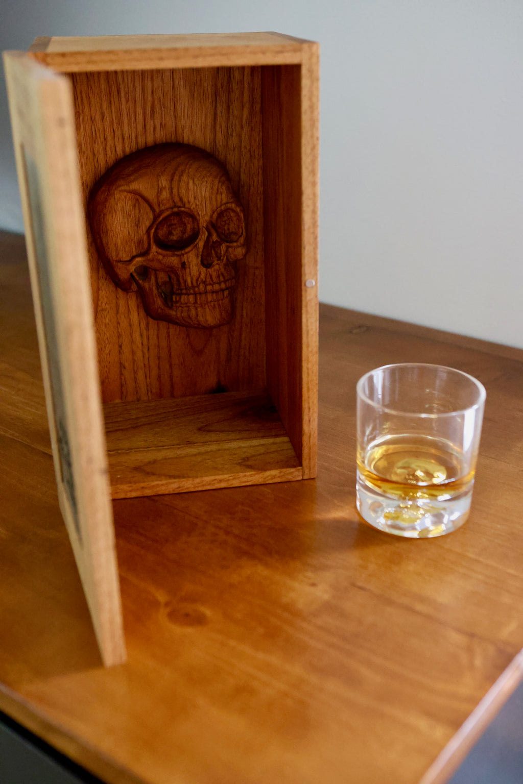 Whiskey Box - Skull